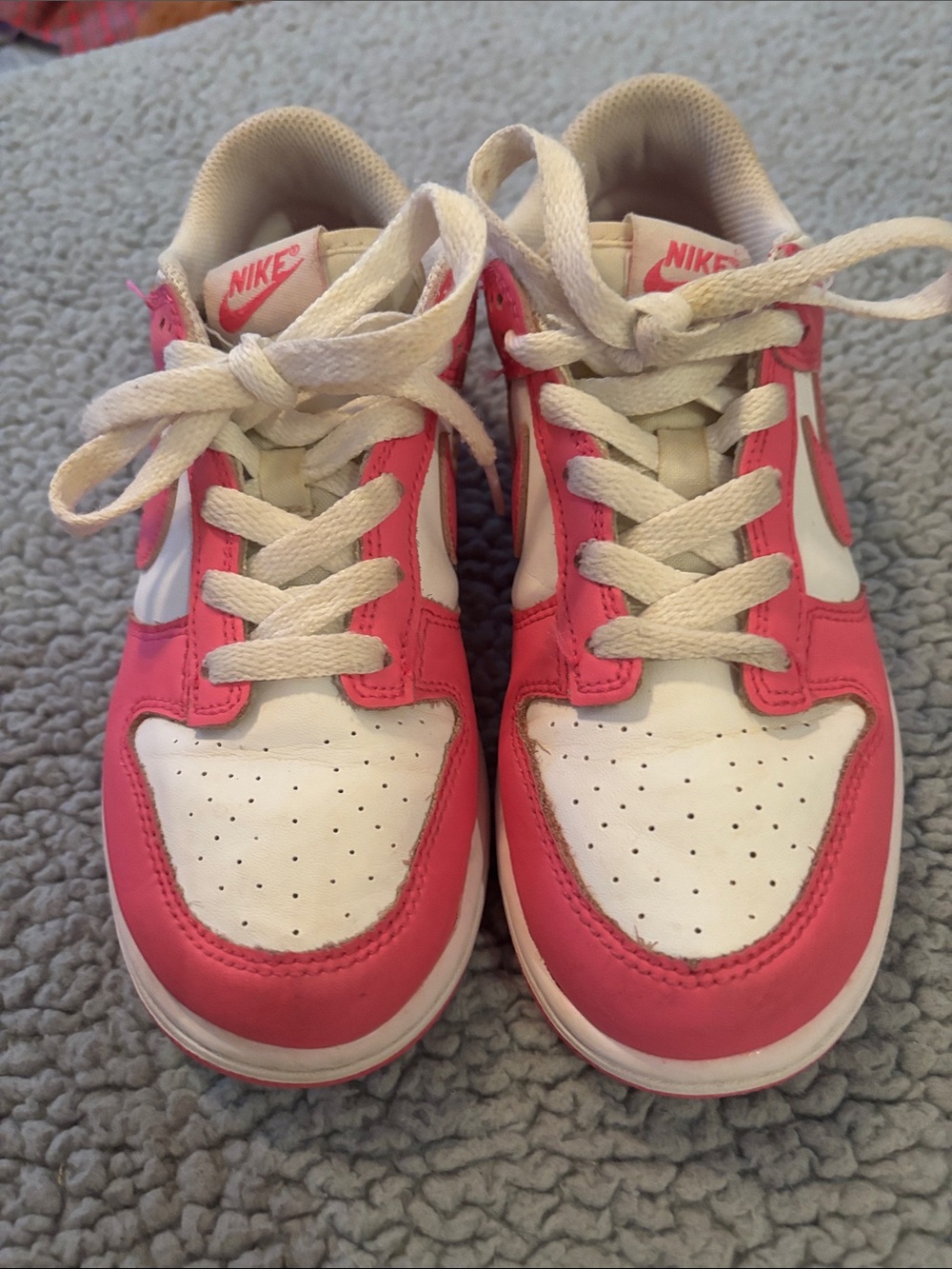 Nike Kids White and Pink Low-Top Sneakers
